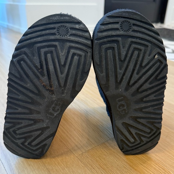 UGG Black Boots with Multicolor Sparkles - Picture 3 of 4